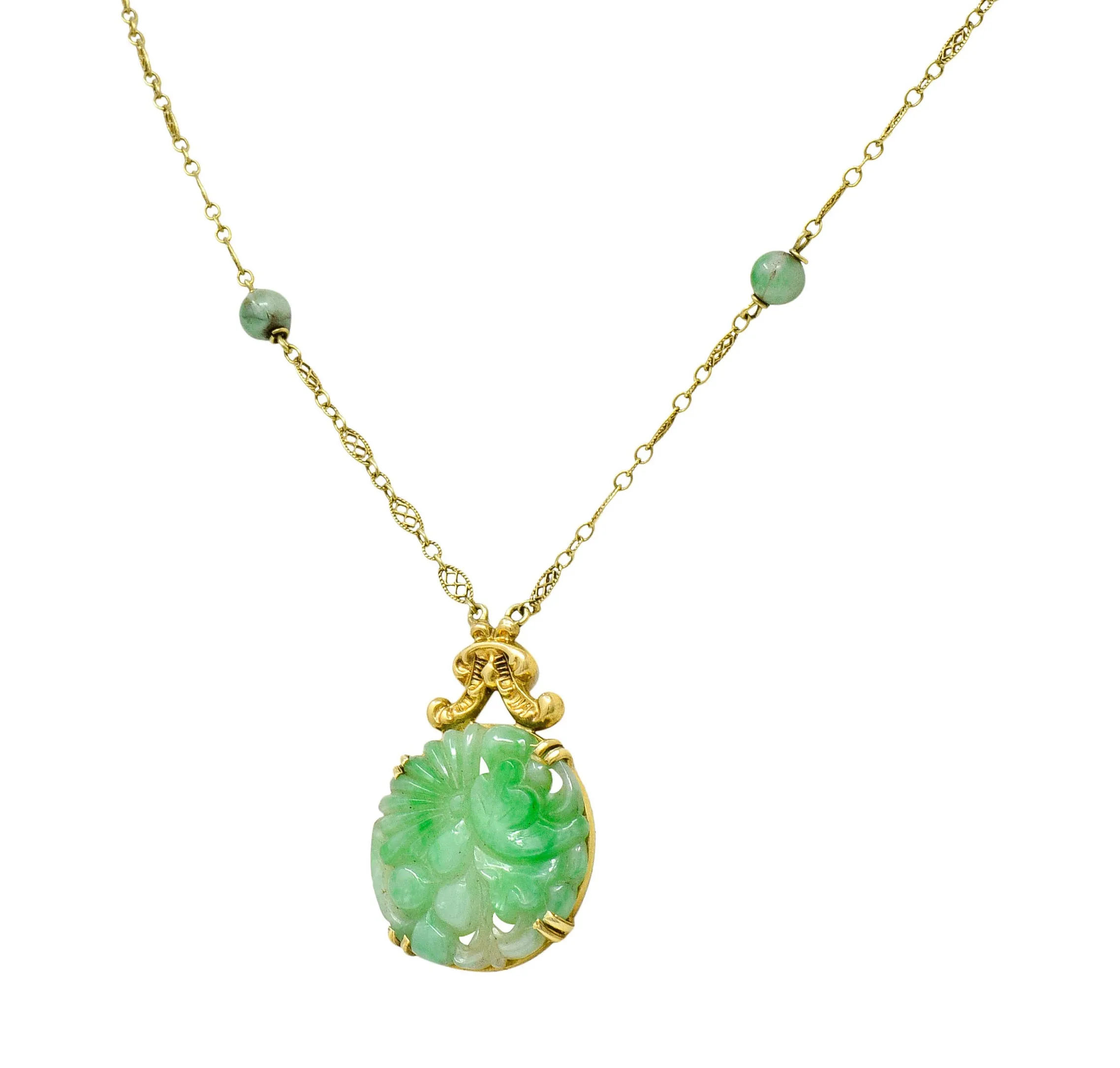 1940's Retro Carved Jade 14 Karat Gold Floral Pendant Necklace