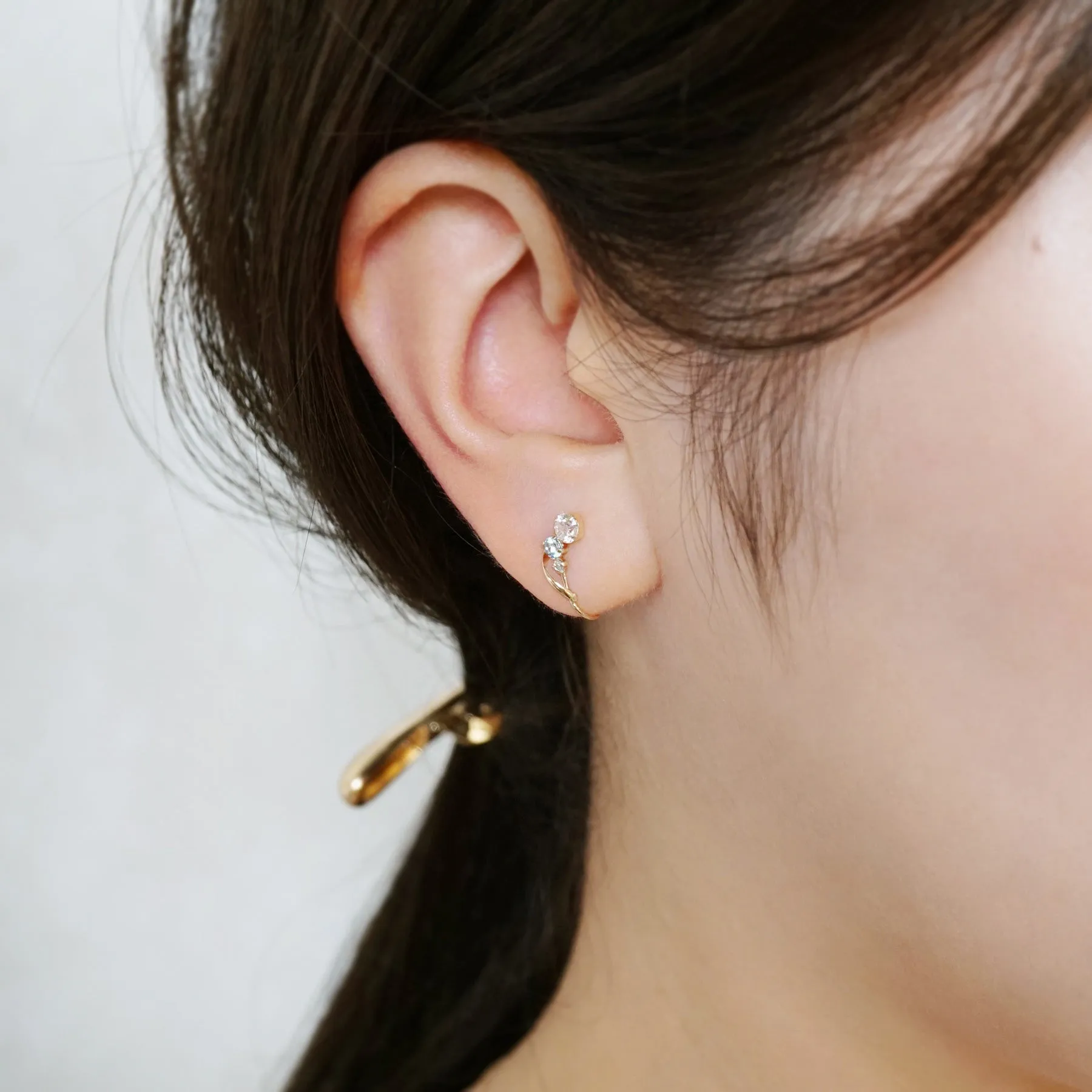 [Airy Clip-On Earrings] 10K Blue Topaz Earrings (Yellow Gold)