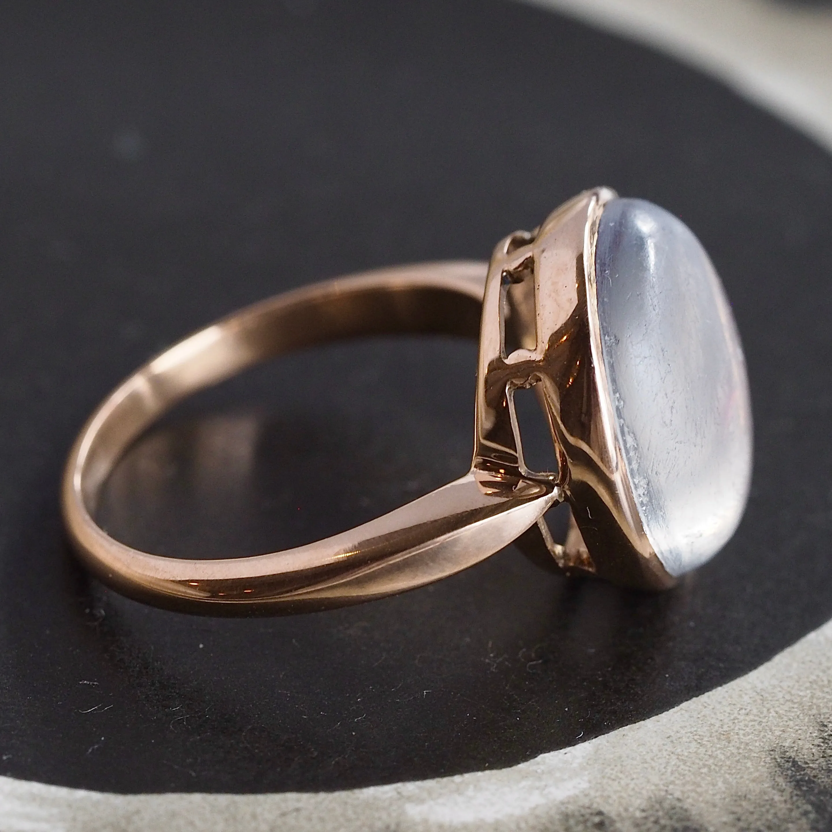 Antique English 15k Gold Moonstone Ring