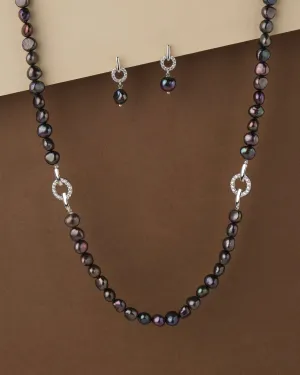Beauty In Subtlety Pearl Necklace Set