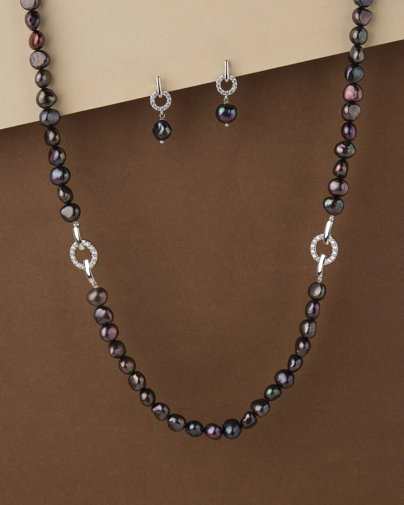 Beauty In Subtlety Pearl Necklace Set