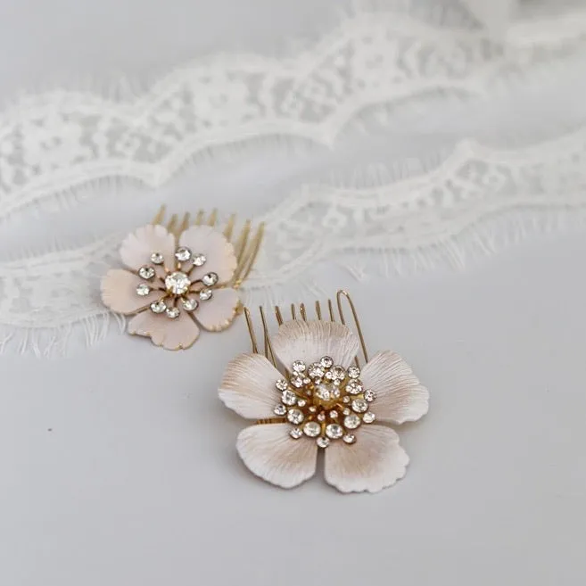 C182. vintage enameled off white floral hair comb, bridal headpiece