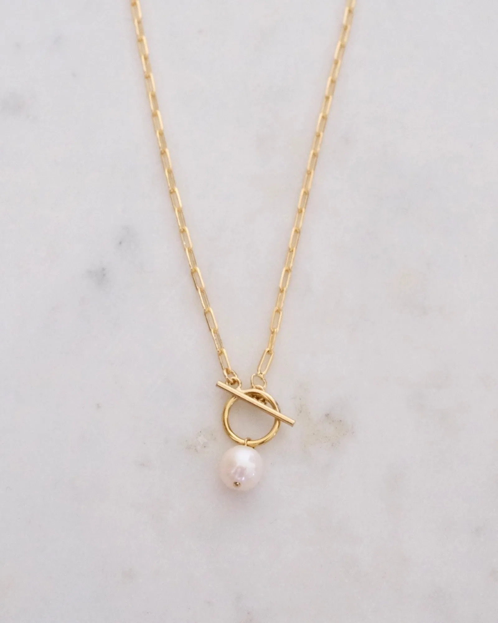 Pearl lock necklace