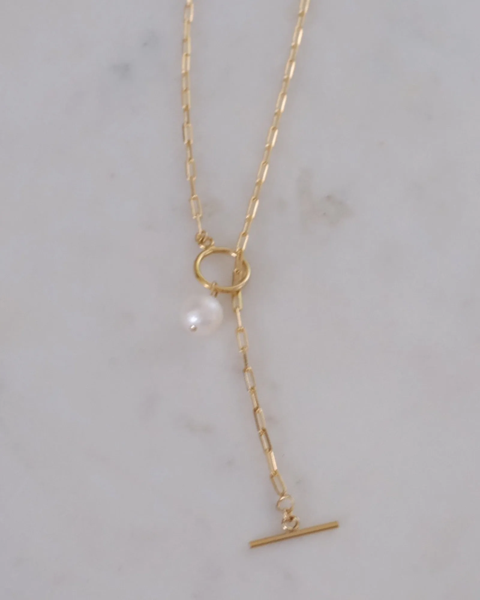 Pearl lock necklace