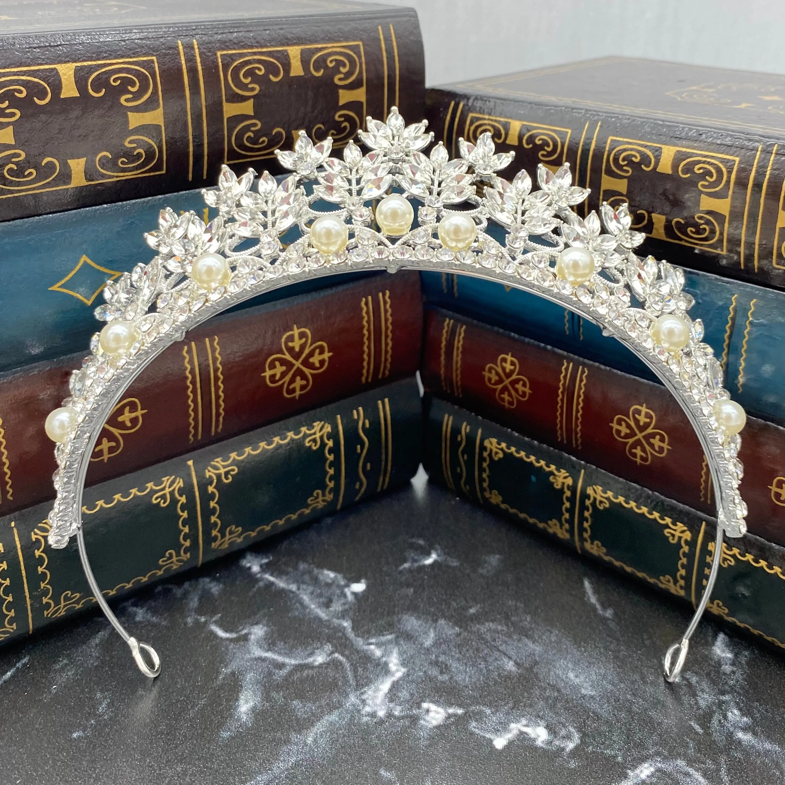 Sandy’s Tiara in Silver